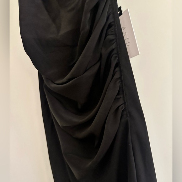 ASTR BLACK SILK MIDI DRESS - Picture 3 of 4
